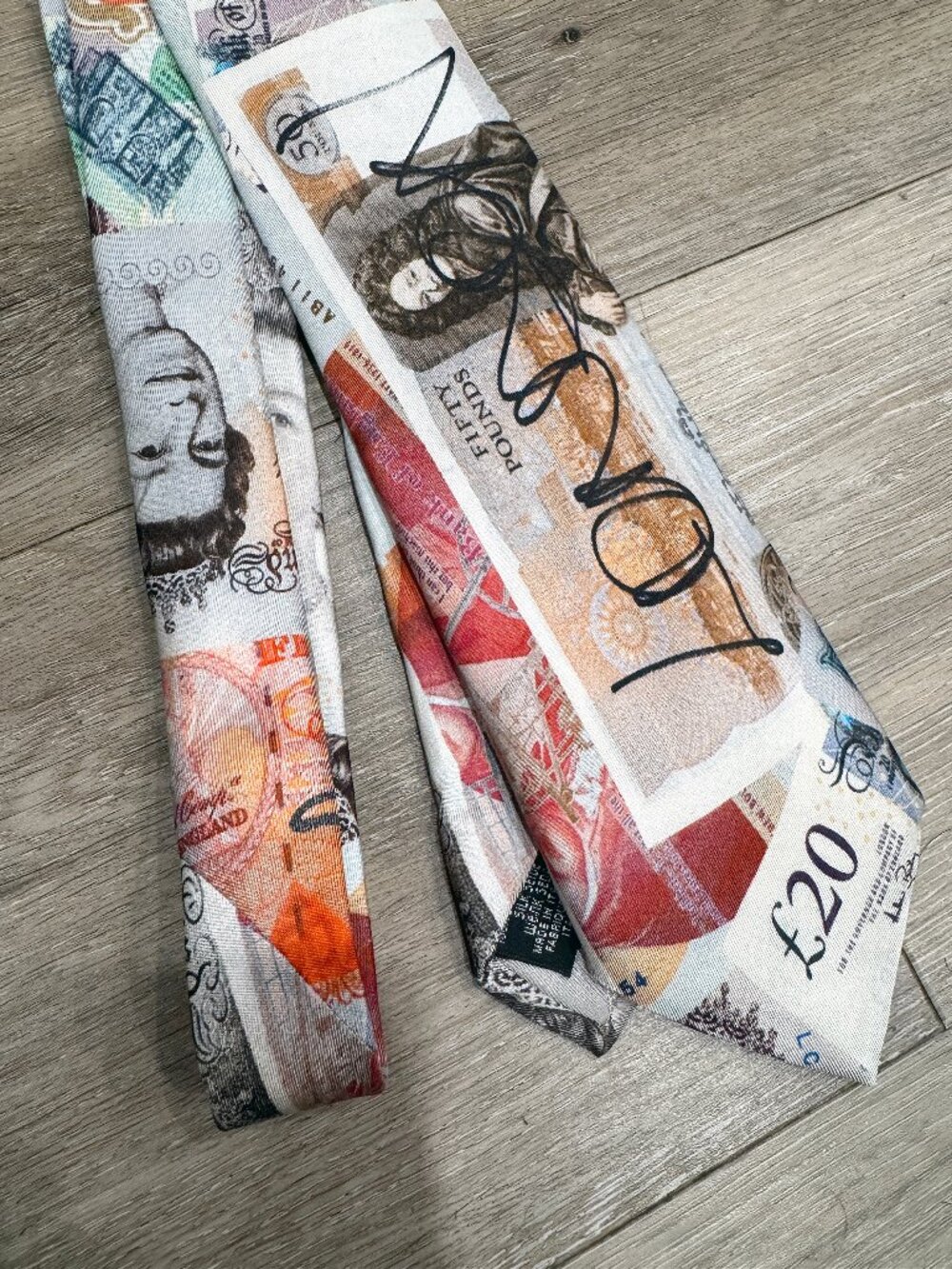 Vivienne Westwood silk tie featuring the iconic "Money" or "Currency" print. - Picture 4 of 8